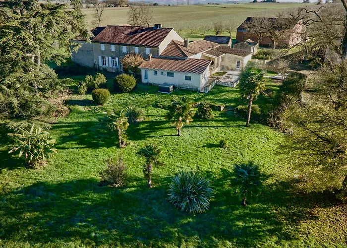 فندق مبيت وإفطار D'hotes De Charme Avec Piscine - Le Clos Boissiere 3*